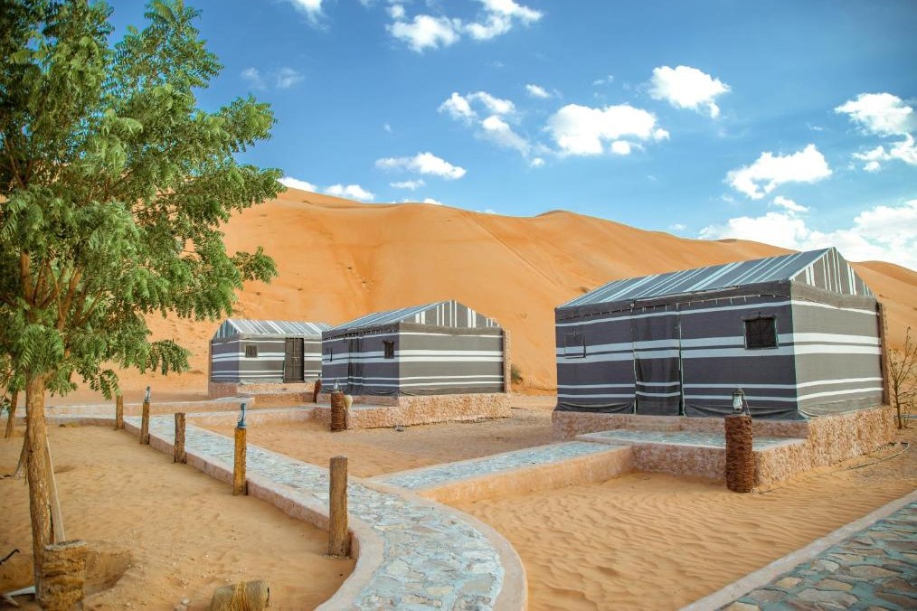 Mid-range tent (Desert or Mountains)